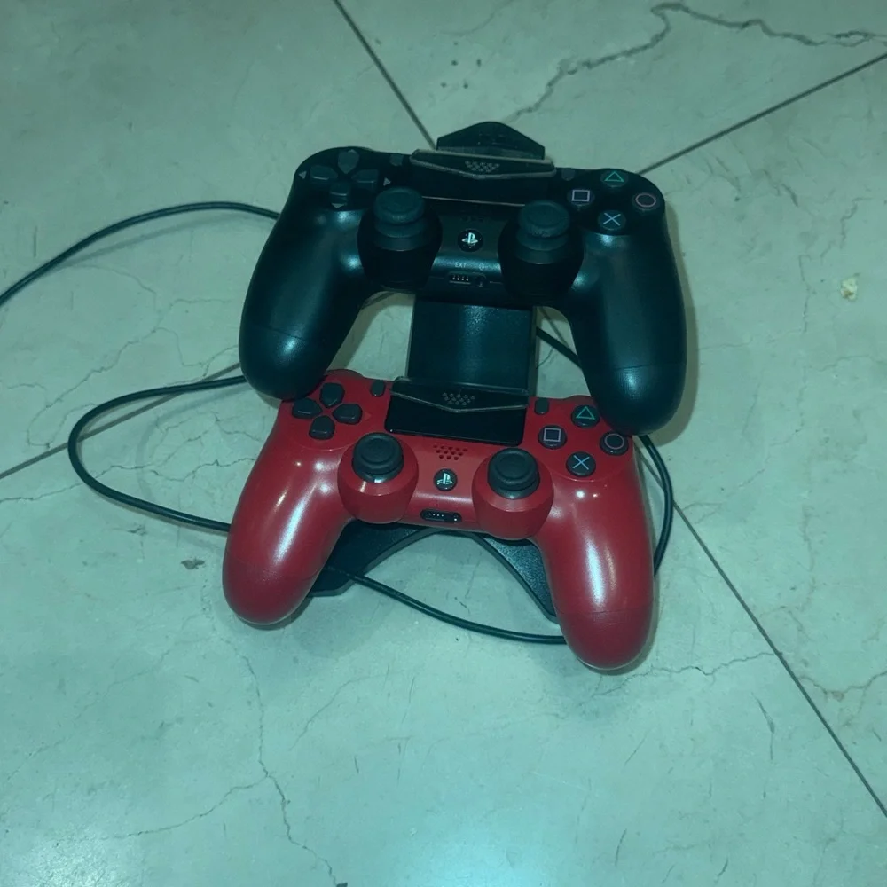 PS4 Pro 1TB + 3 Controllers + Charger Bundle